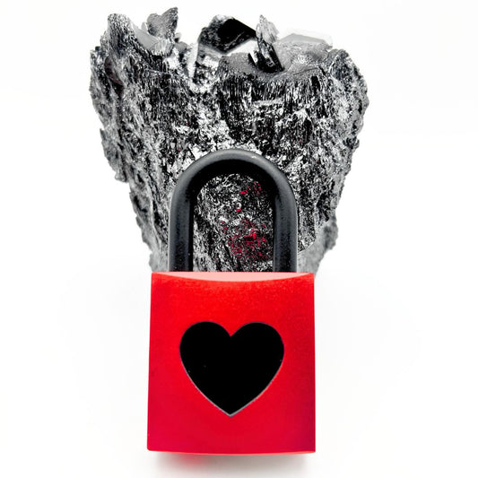 Love lock red