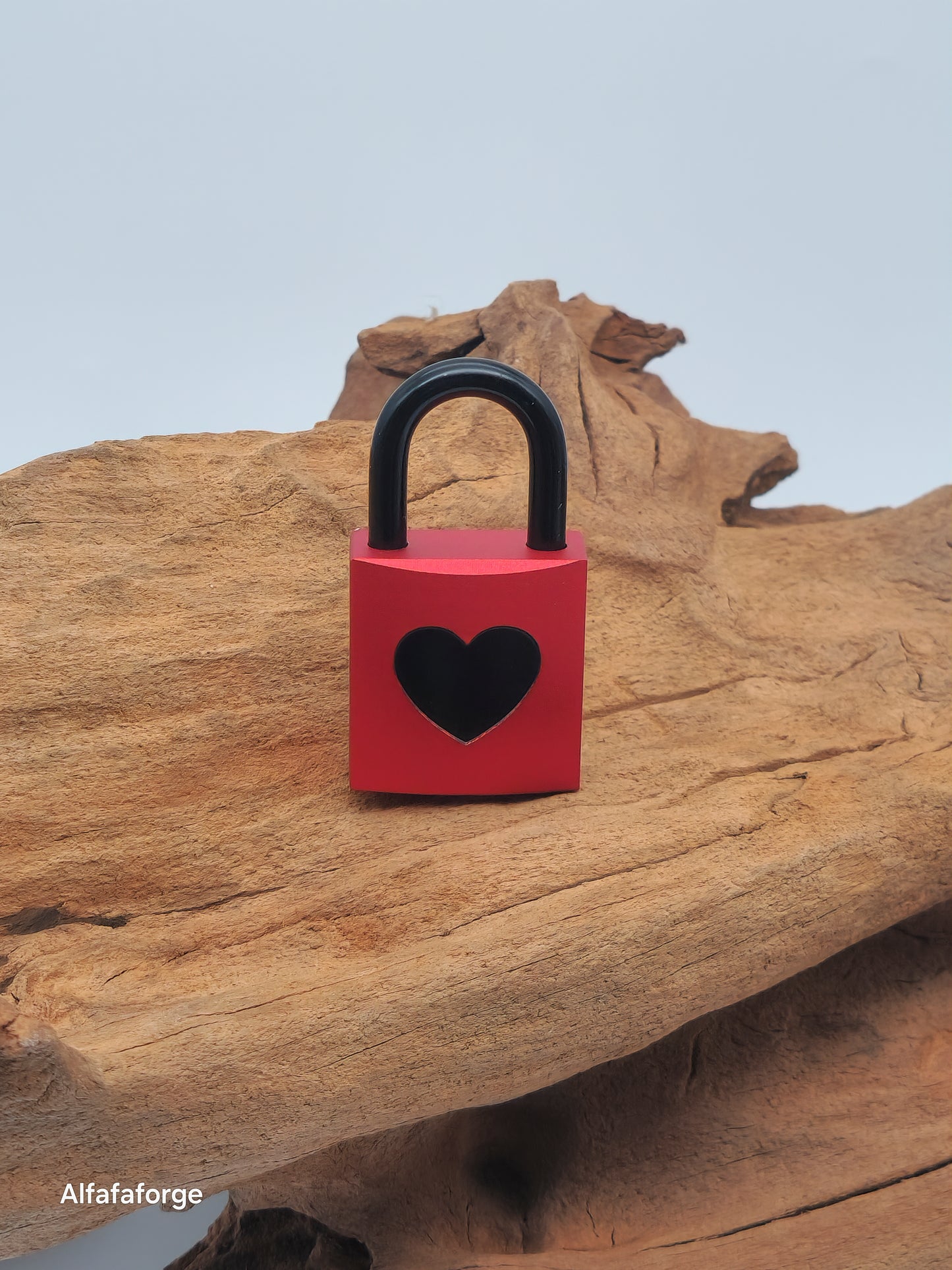 Love lock red